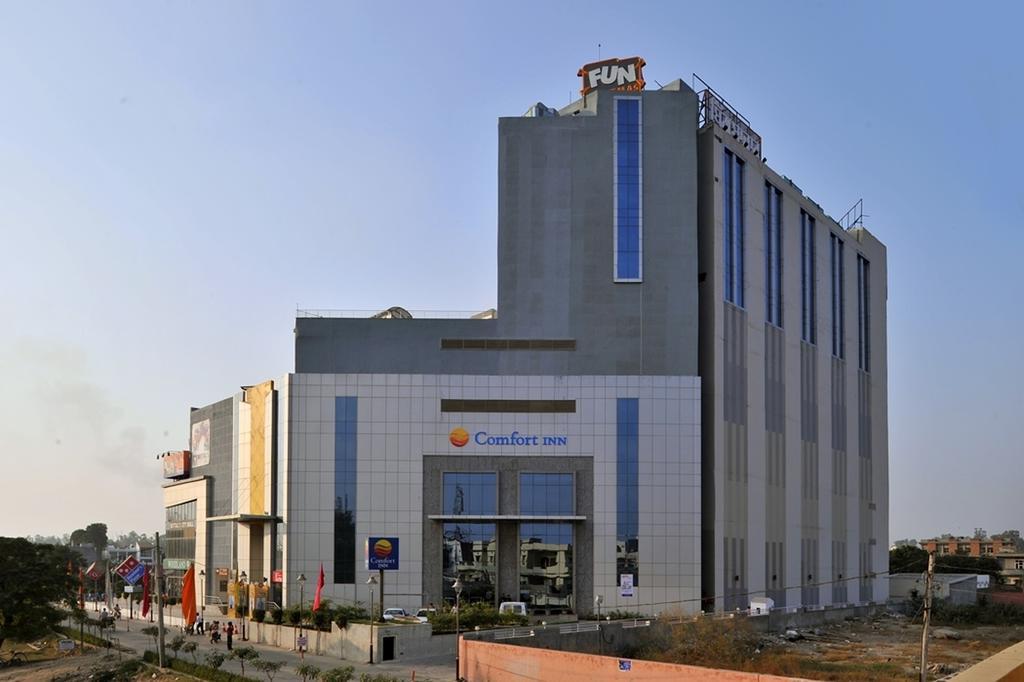 Comfort Inn Tulip Heights Bathinda Buitenkant foto